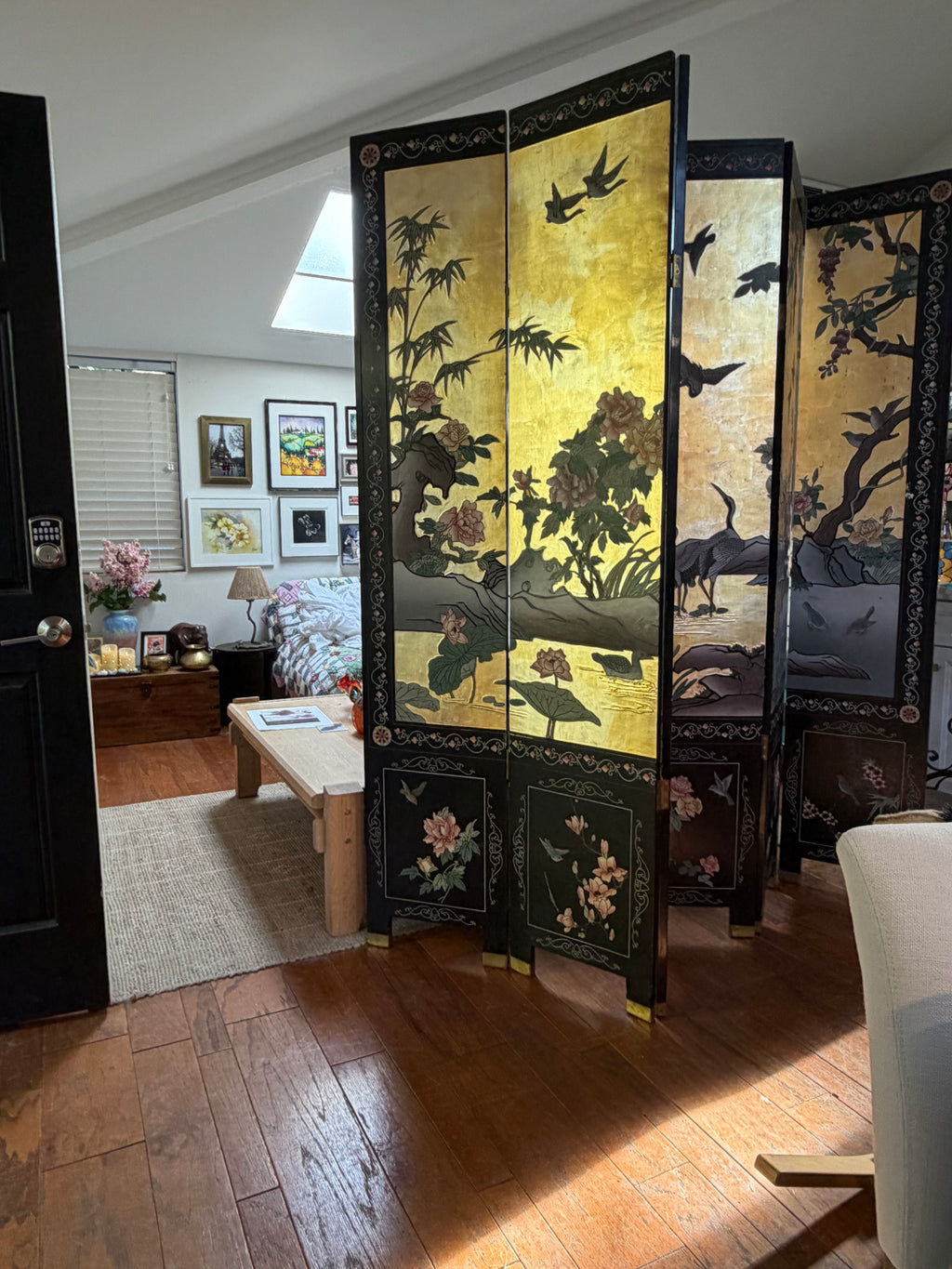 Vintage Hand-Painted Chinoiserie Folding Screen (two sides)